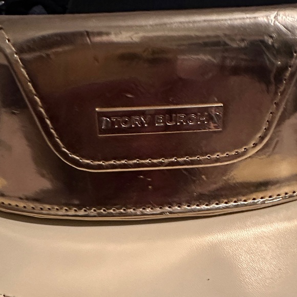 Tory Burch Elegant Black Sunglasses - Picture 4 of 7